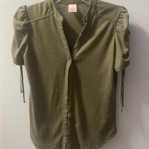 No Boundaries Army Green Button-Down Shirt